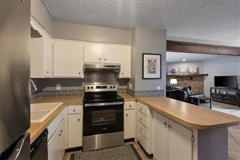 $244,900 | 8333 Lowell Avenue, Unit 3, Overland Park, KS 66212