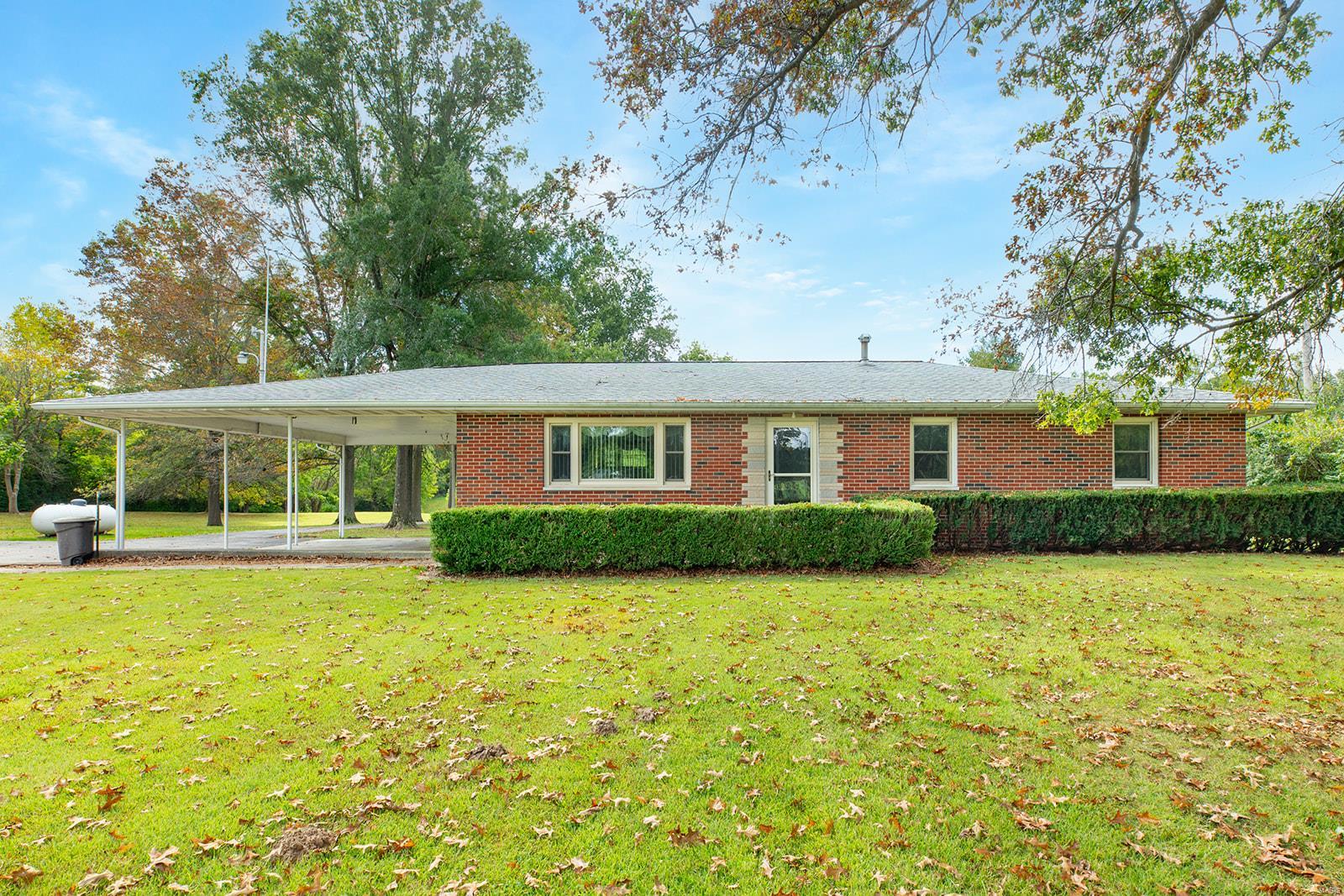 304 Blue Ridge Road Alton, IL 62002 - Photo 2 of 34