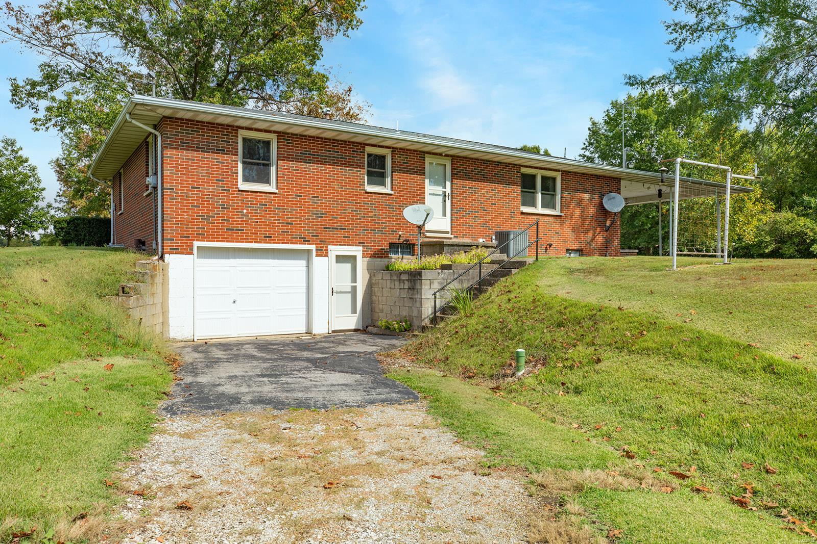 304 Blue Ridge Road Alton, IL 62002 - Photo 11 of 34
