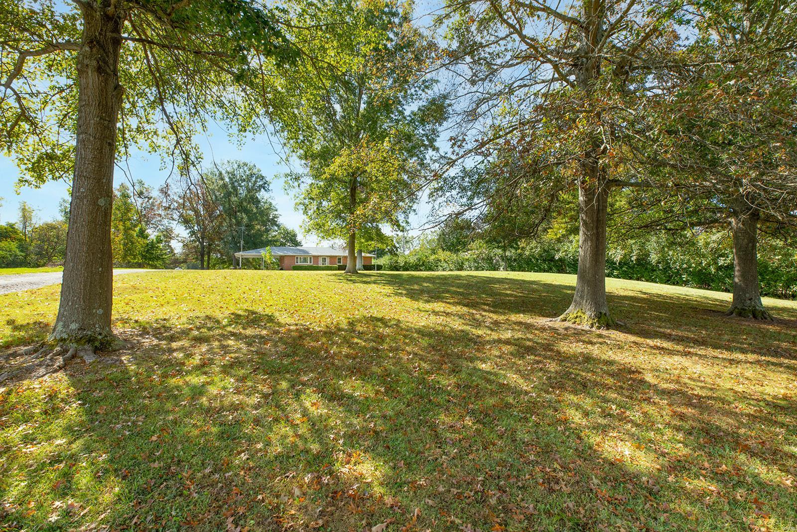 304 Blue Ridge Road Alton, IL 62002 - Photo 3 of 34