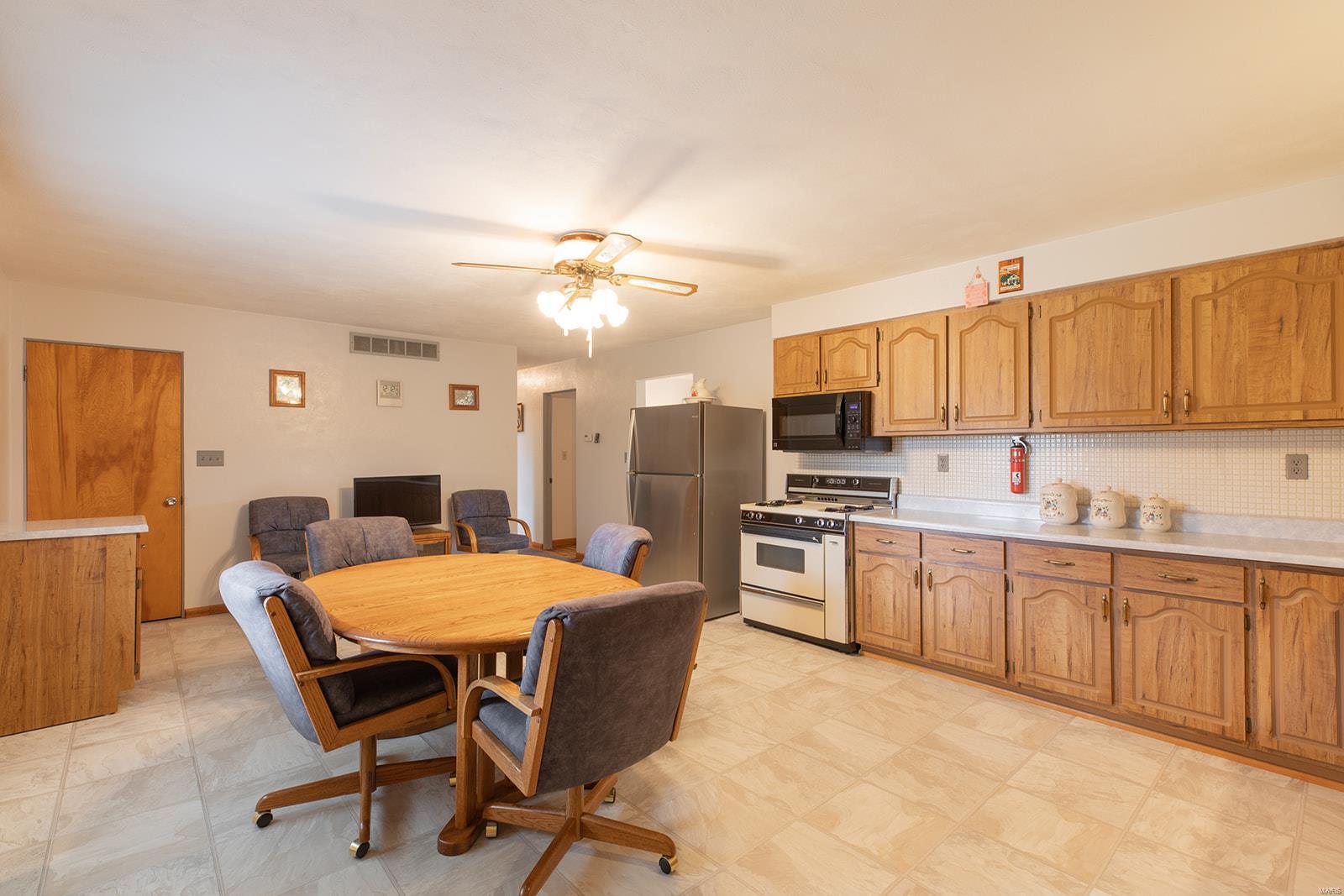 304 Blue Ridge Road Alton, IL 62002 - Photo 22 of 34