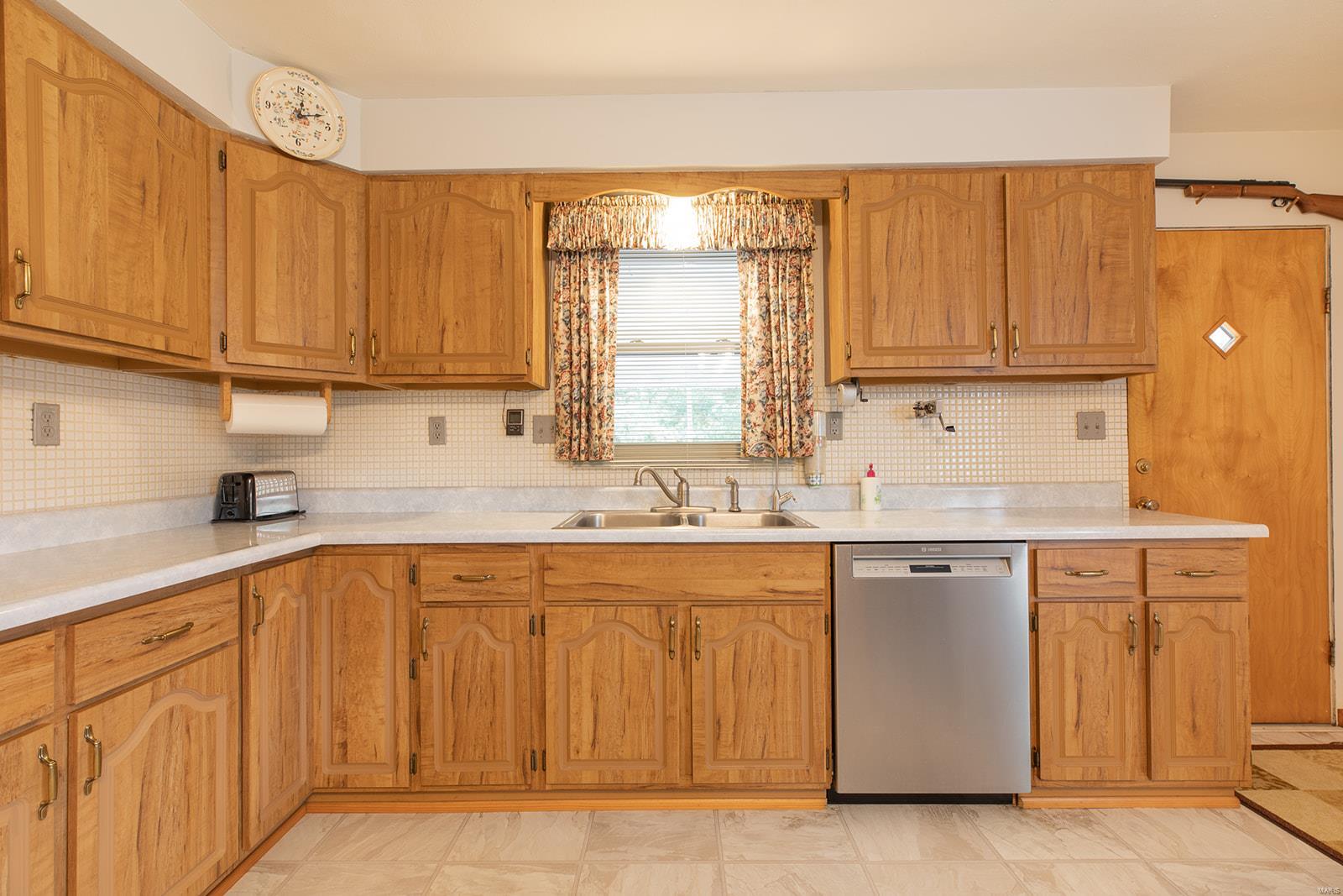 304 Blue Ridge Road Alton, IL 62002 - Photo 23 of 34