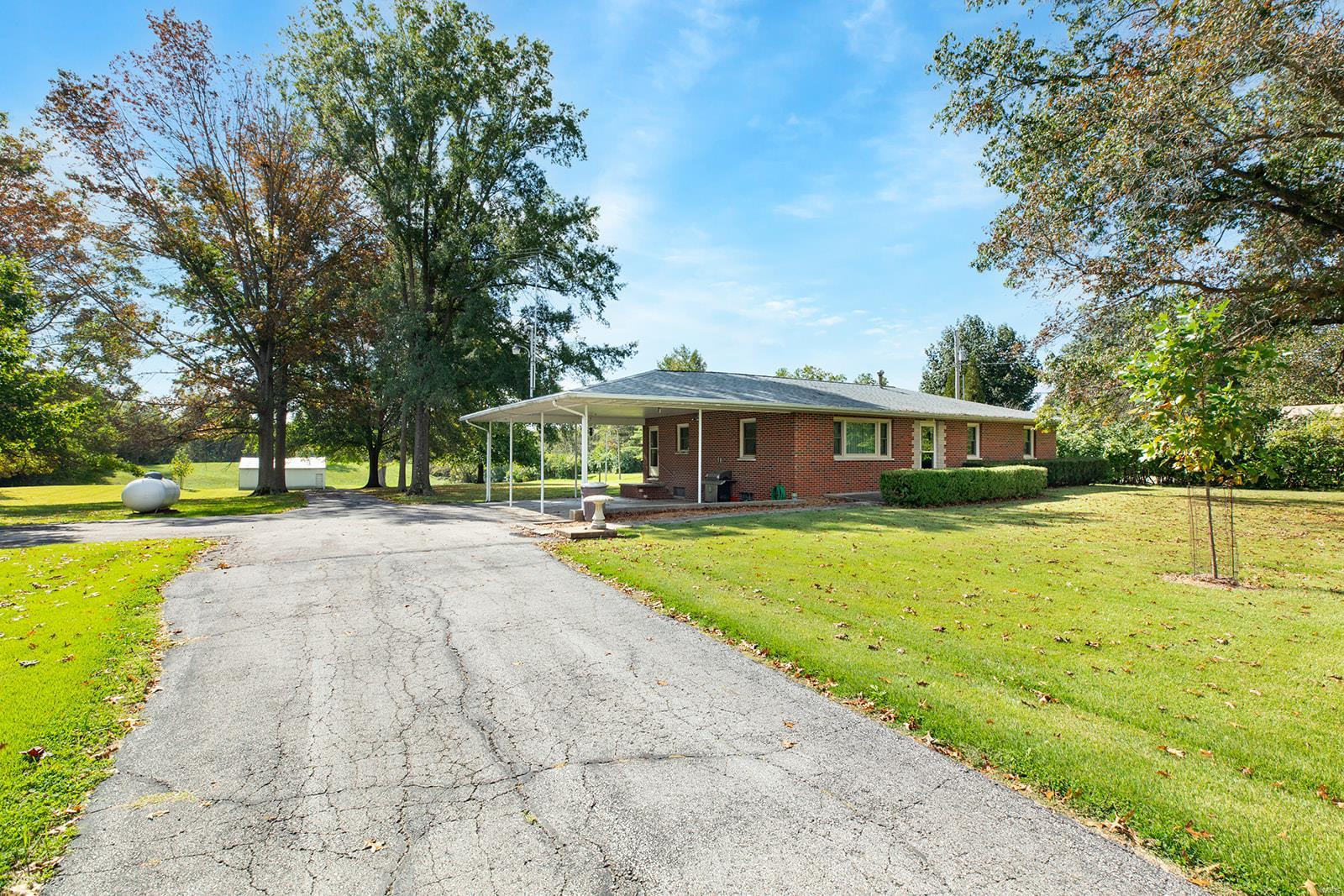 304 Blue Ridge Road Alton, IL 62002 - Photo 6 of 34