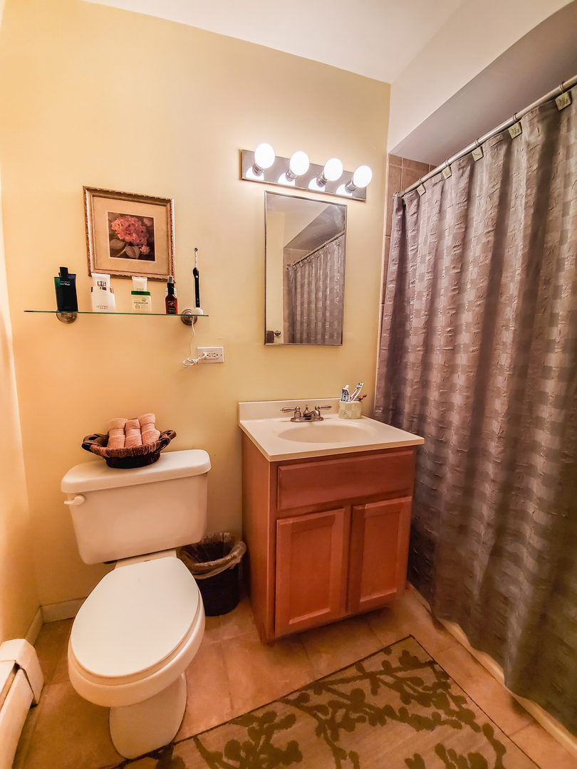 2234 South Goebbert Road, Unit 320 Arlington Heights, IL 60005 - Photo 6 of 10