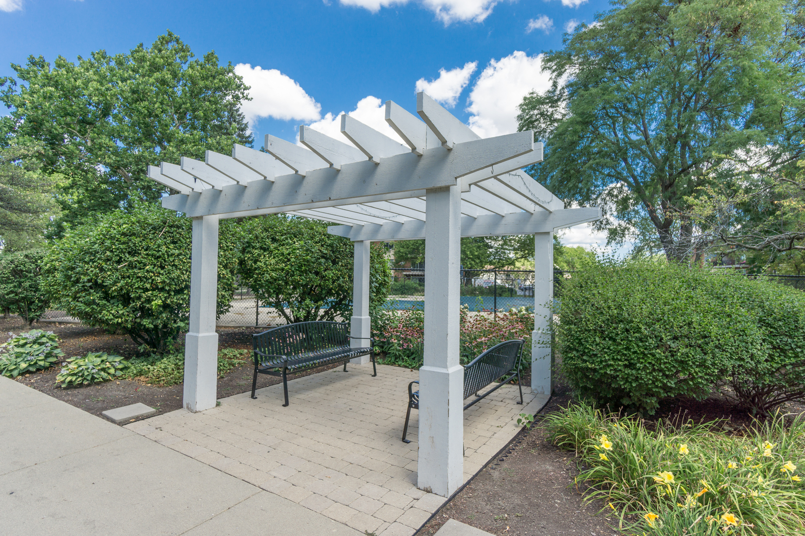 2234 South Goebbert Road, Unit 320 Arlington Heights, IL 60005 - Photo 9 of 10