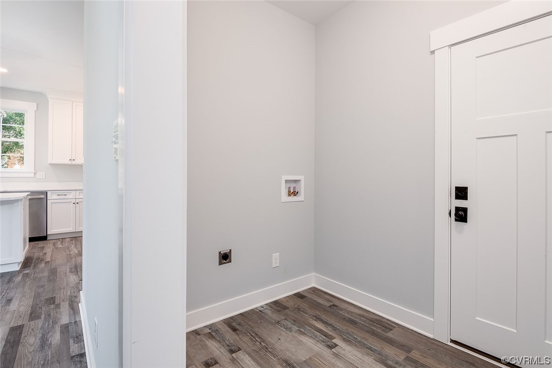 3154 Cider House Road Toano, VA 23168 - Photo 25 of 36 a view of small space with wooden floor