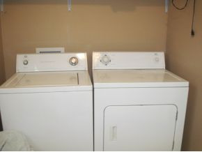 531 Mountain View Road Bluff City, TN 37618 - Photo 16 of 21 Large laundry room
