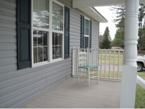 531 Mountain View Road Bluff City, TN 37618 - Photo 6 of 21 Covered front porch