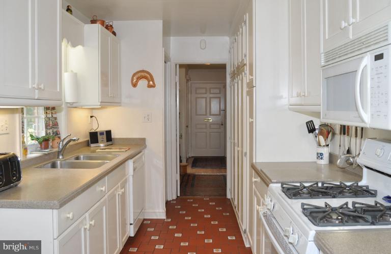 5609 Overlea Road Bethesda, MD 20816 - Photo 14 of 30 Kitchen