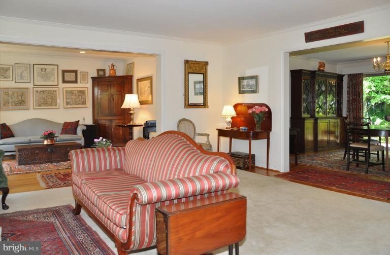 5609 Overlea Road Bethesda, MD 20816 - Photo 15 of 30 Living Room