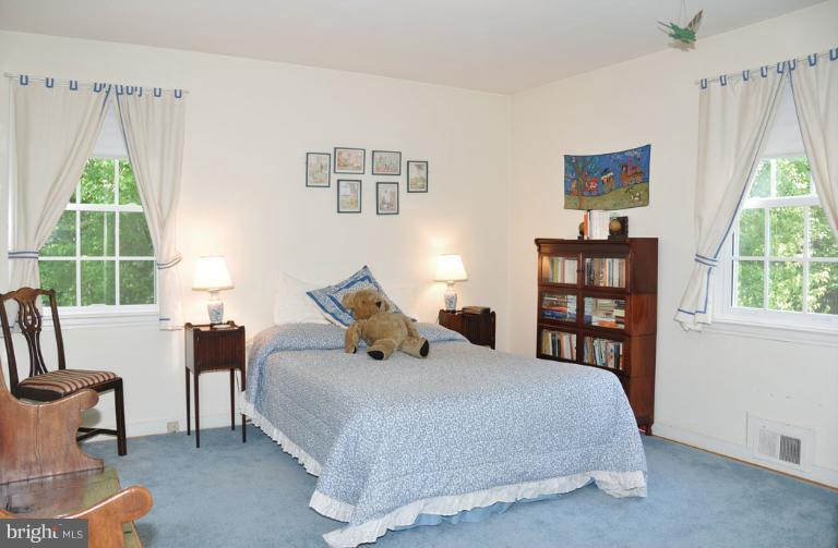 5609 Overlea Road Bethesda, MD 20816 - Photo 3 of 30 Bedroom