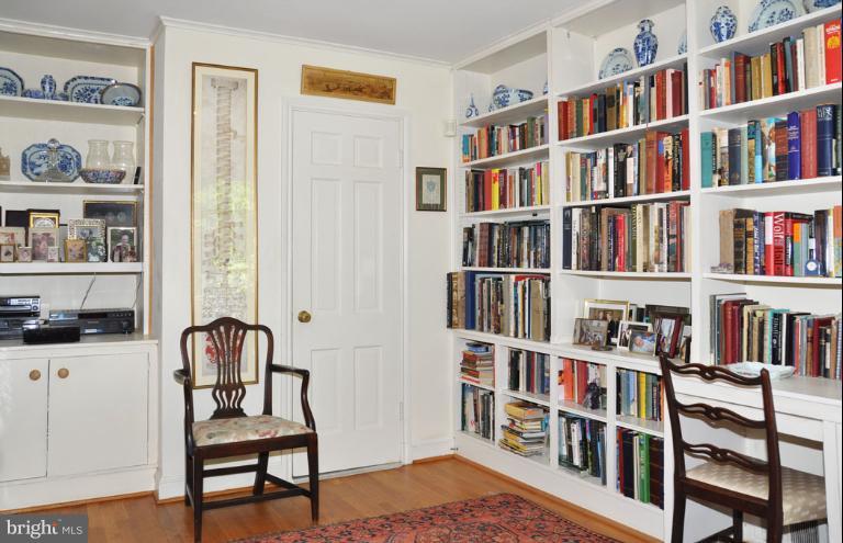 5609 Overlea Road Bethesda, MD 20816 - Photo 4 of 30 Interior (General)