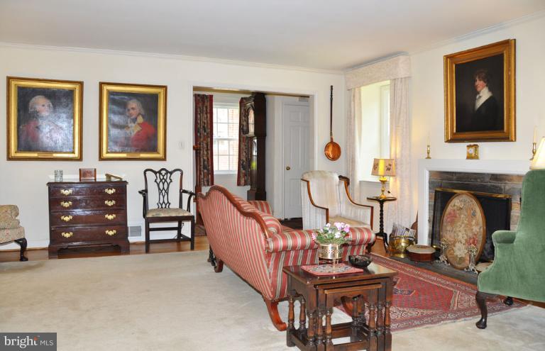 5609 Overlea Road Bethesda, MD 20816 - Photo 8 of 30 Living Room