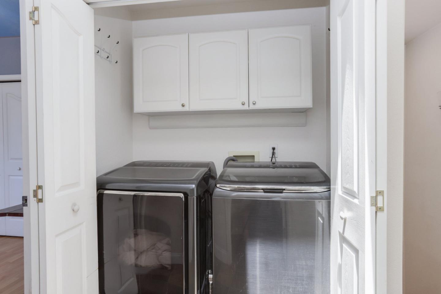 60 Monte Vista Way Gilroy, CA 95020 - Photo 23 of 33 a view of a sink and a stove