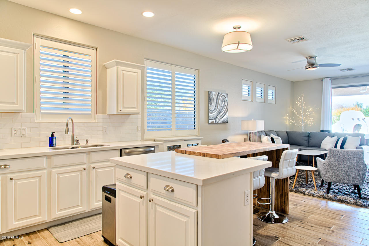 2704 East Fremont Road Phoenix, AZ 85042 - Photo 8 of 35 RCP_7963_HDR-websized