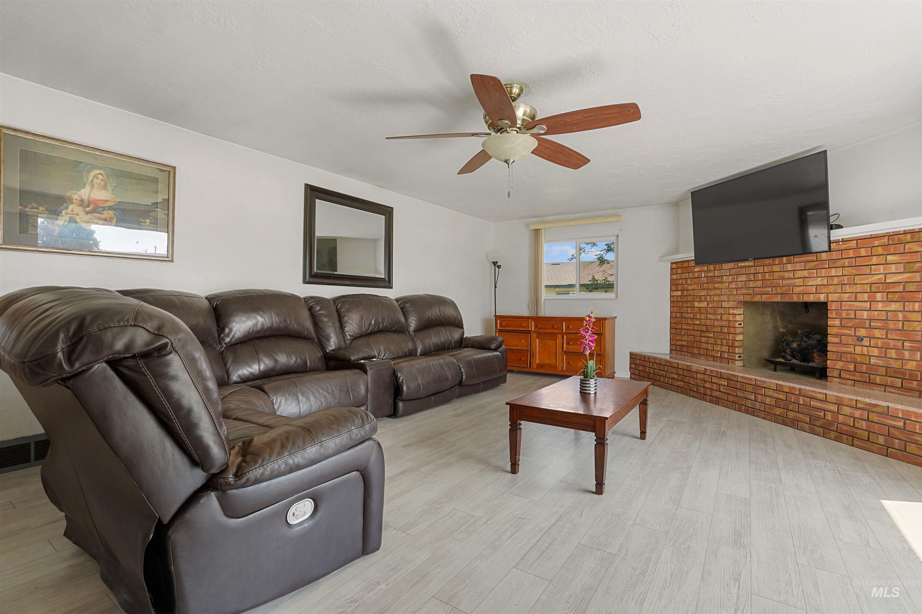 1520 R Street Heyburn, ID 83336 - Photo 4 of 25