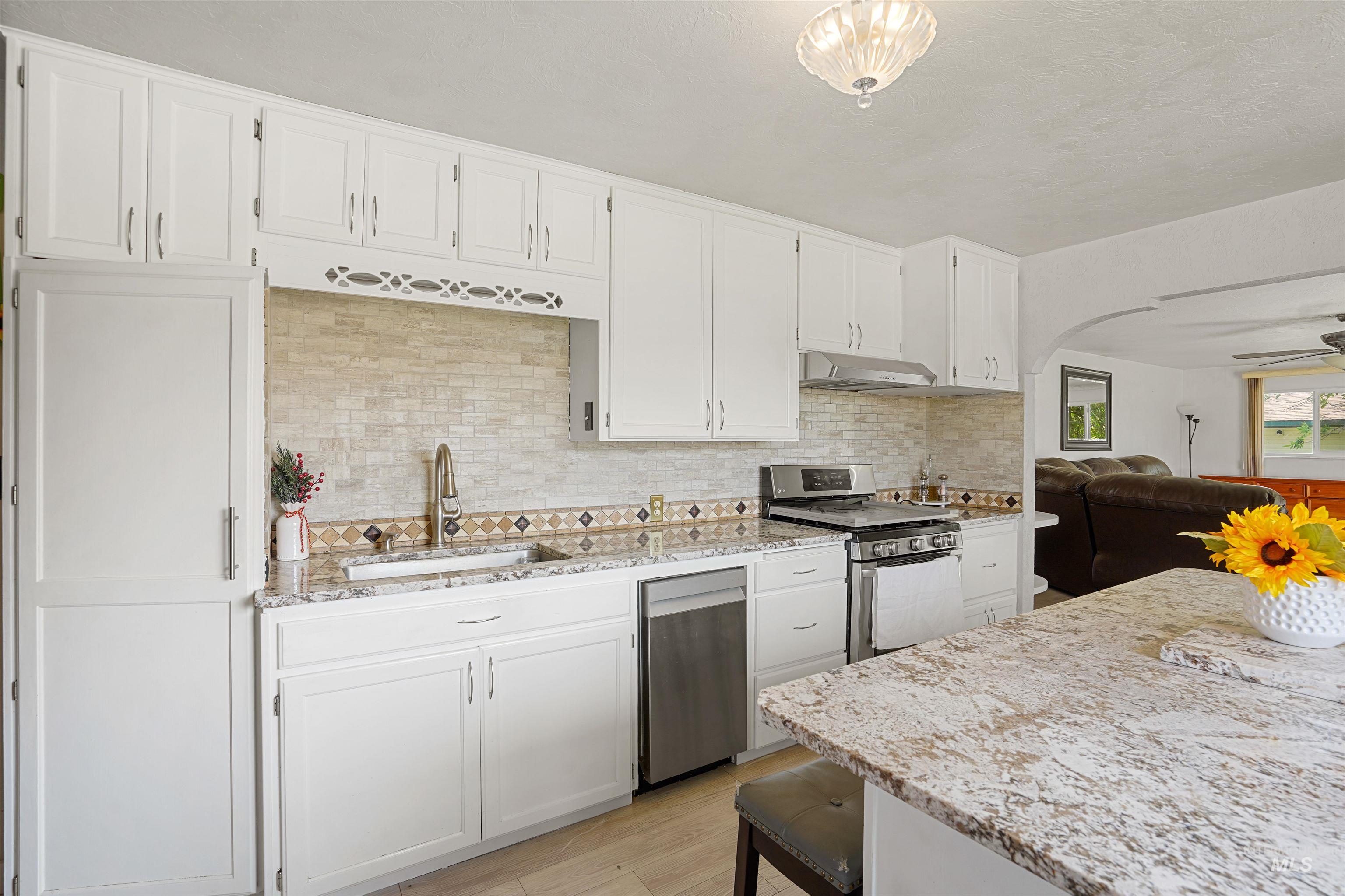 1520 R Street Heyburn, ID 83336 - Photo 7 of 25