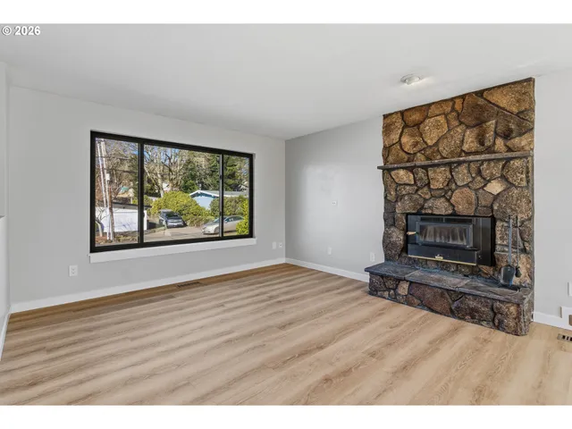 $565,000 | 6830 Glen Echo Avenue, Gladstone, OR 97027