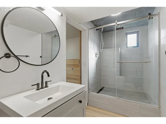 $565,000 | 6830 Glen Echo Avenue, Gladstone, OR 97027