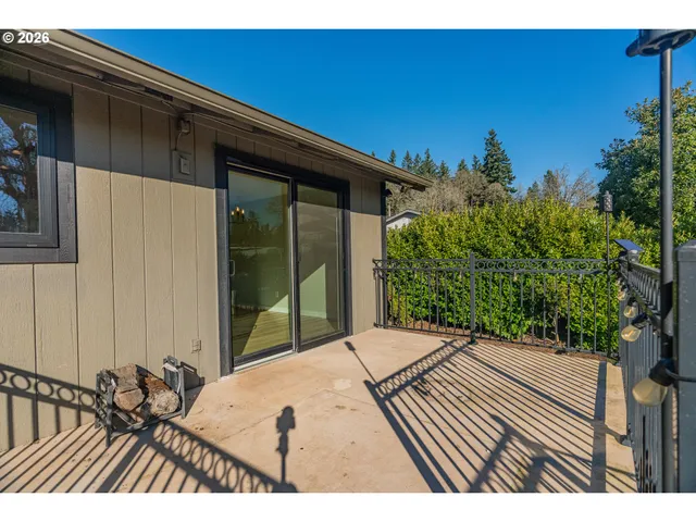 $565,000 | 6830 Glen Echo Avenue, Gladstone, OR 97027