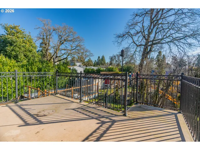 $565,000 | 6830 Glen Echo Avenue, Gladstone, OR 97027