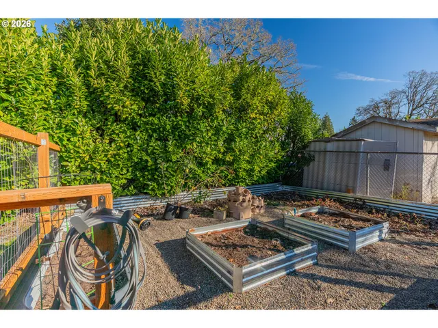 $565,000 | 6830 Glen Echo Avenue, Gladstone, OR 97027