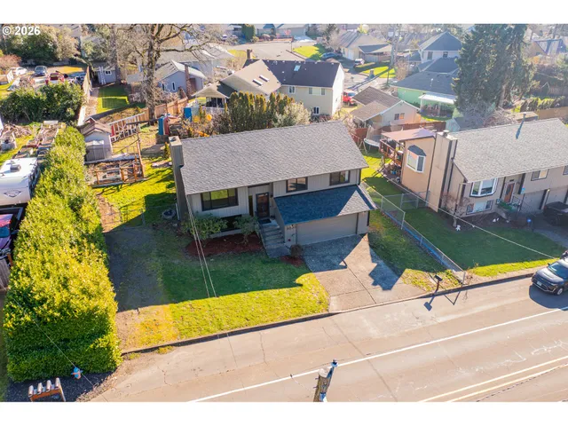 $565,000 | 6830 Glen Echo Avenue, Gladstone, OR 97027
