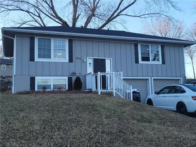 $225,000 | 1904 Grove Drive, Independence, MO 64058