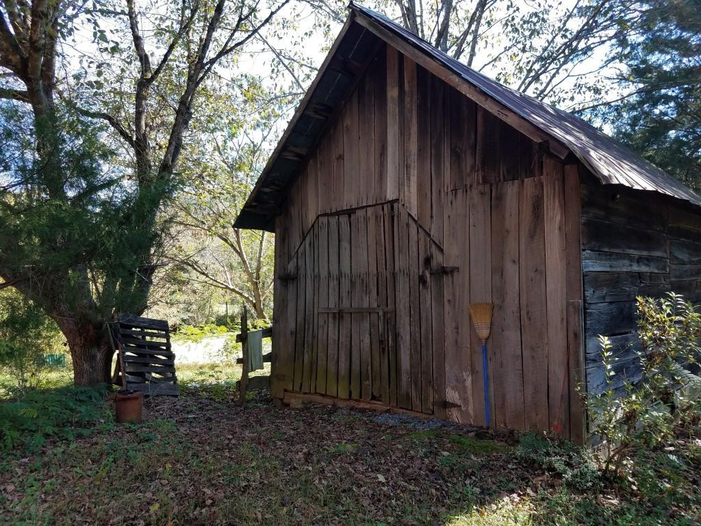 3643 Roberts Road Sneedville, TN 37869 - Photo 4 of 36 Photo 4