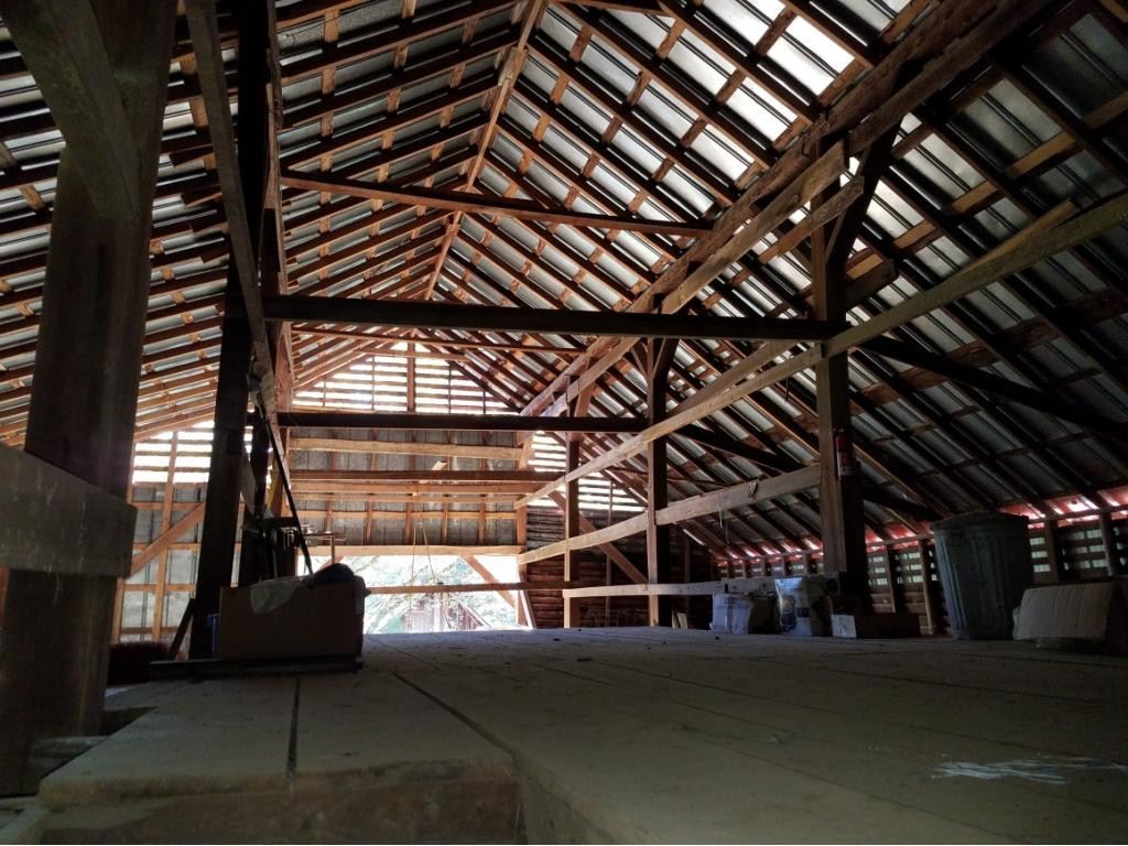 3643 Roberts Road Sneedville, TN 37869 - Photo 35 of 36 BARN INSIDE