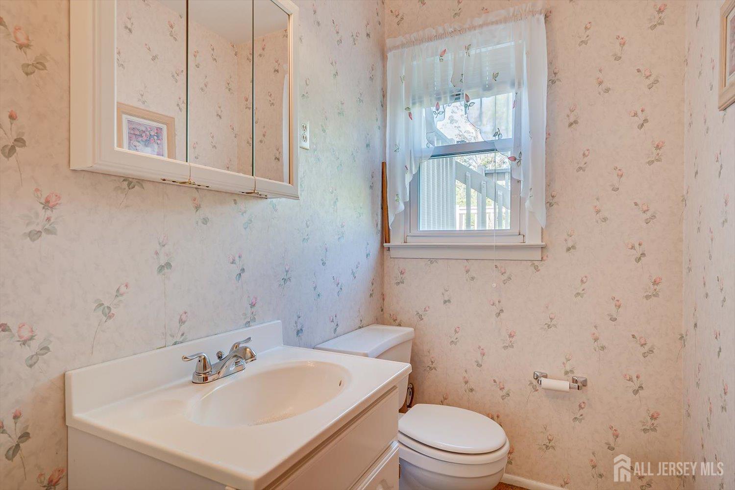 9 Annette Drive Edison, NJ 08820 - Photo 17 of 35