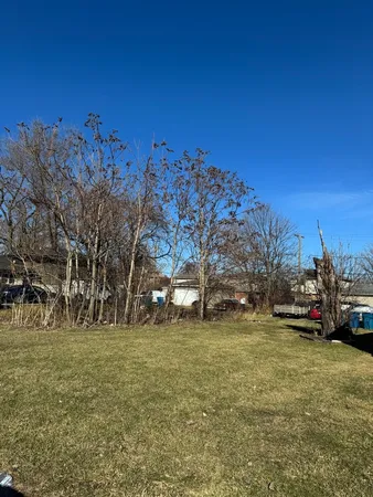 $19,999 | 14423 Davis Avenue, Harvey, IL 60426