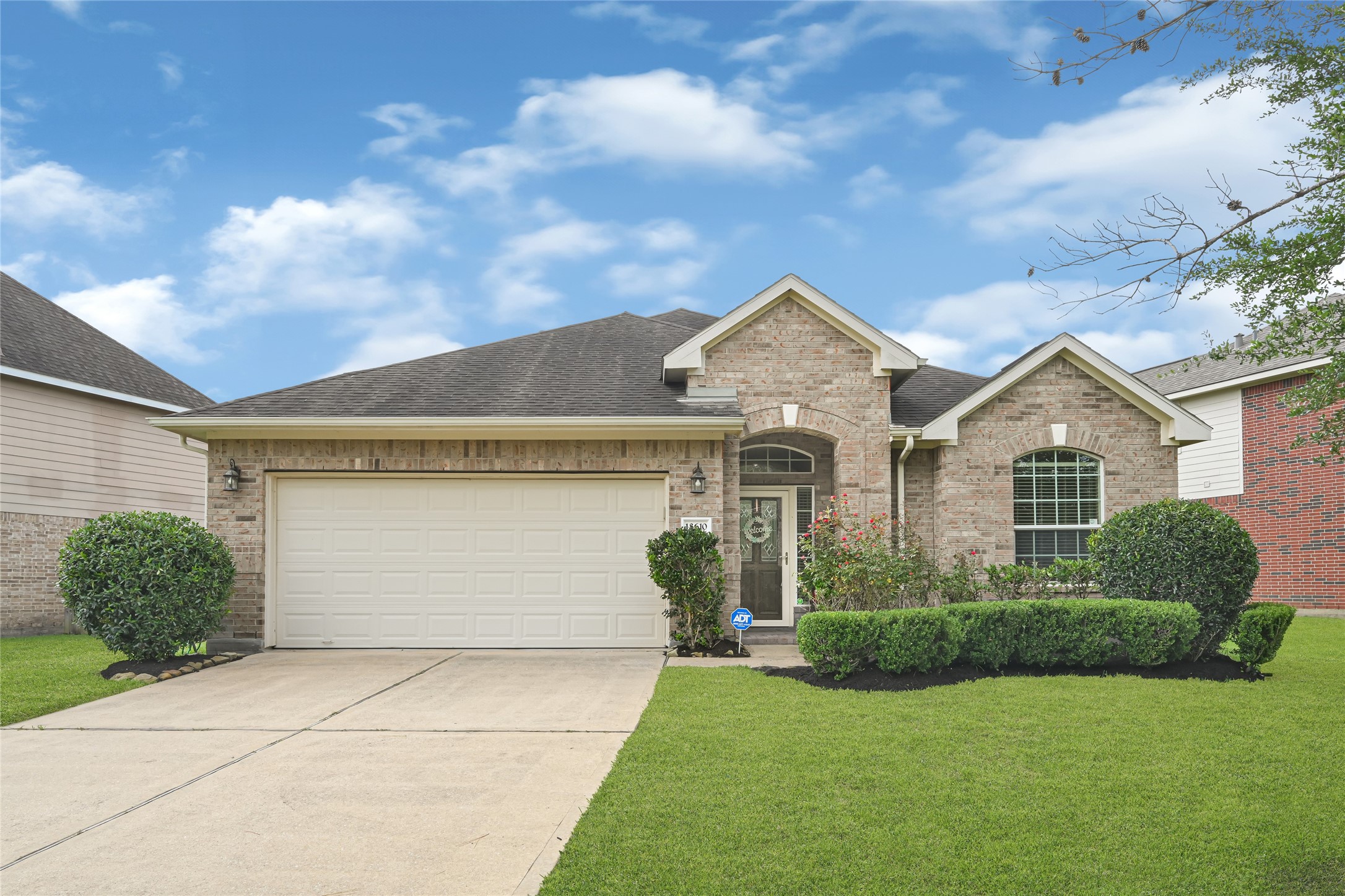 13610 Summer Spring Lane Rosharon, TX 77583 - Photo 2 of 25
