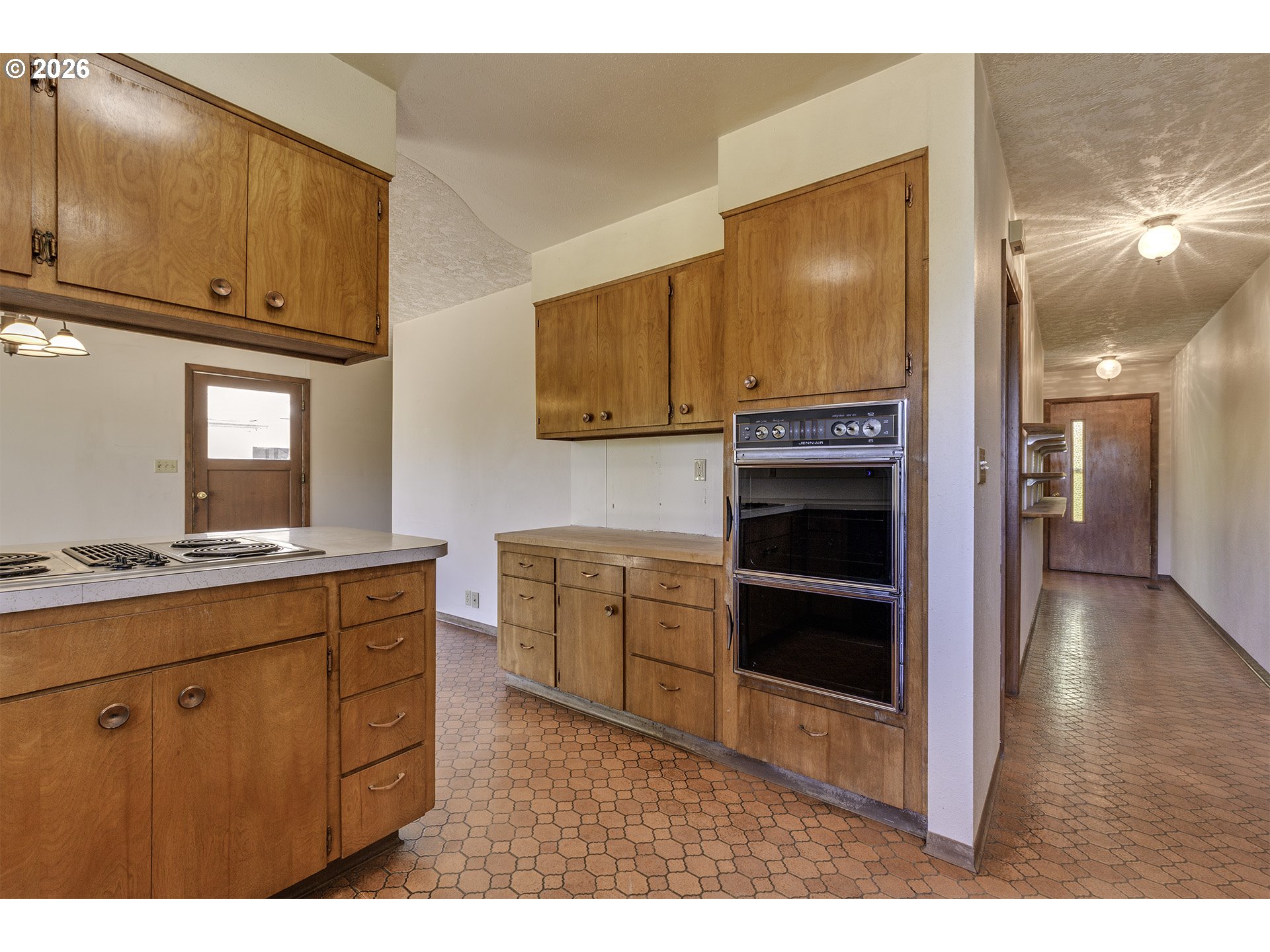 8415 Southwest River Road Hillsboro, OR 97123 - Photo 14 of 39 Gallery Image 14