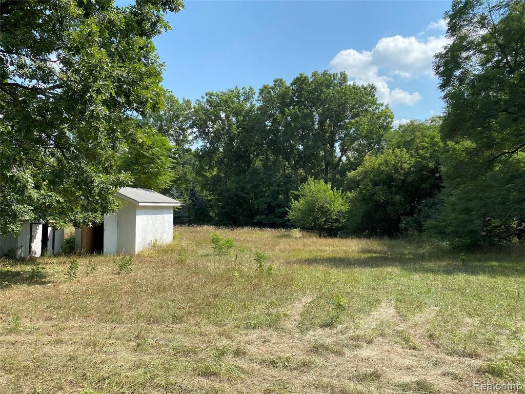 1405 South Hospital Road Waterford, MI 48327 - Photo 8 of 22