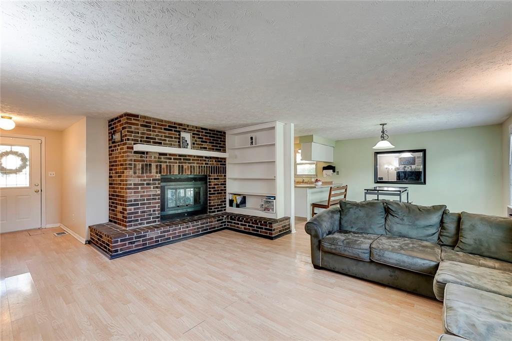 826 West Stop 11 Road Indianapolis, IN 46217 - Photo 3 of 27 Gallery Image 3