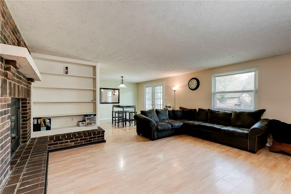 826 West Stop 11 Road Indianapolis, IN 46217 - Photo 8 of 27 Gallery Image 8