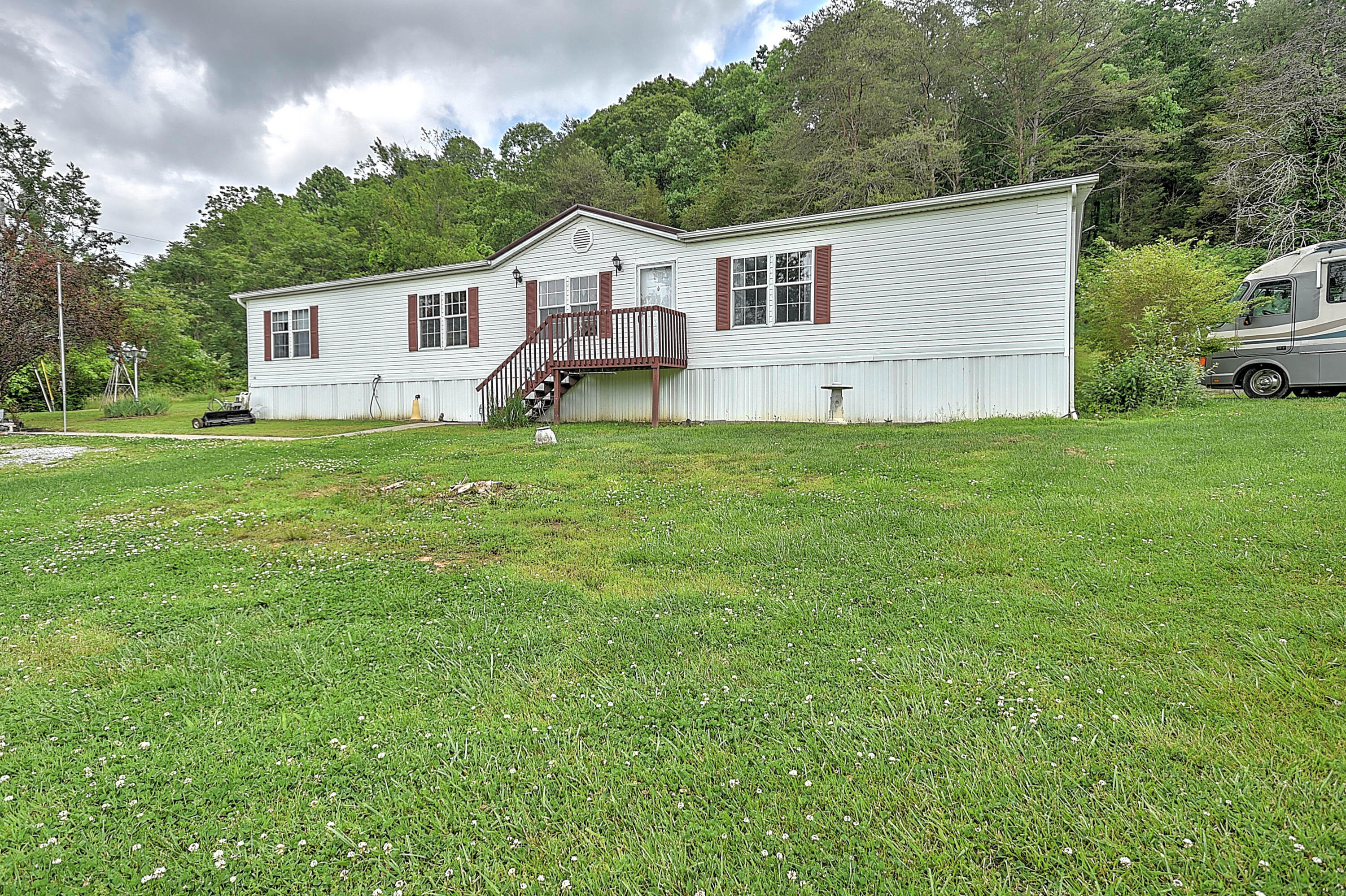 265 Mary Lamons Road Afton, TN 37616 - Photo 3 of 37 Mary Lamons-4