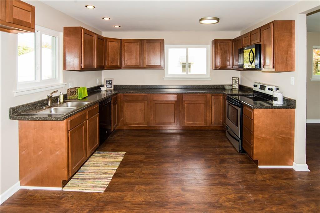 344 South Kenmore Road Indianapolis, IN 46219 - Photo 8 of 19 Gallery Image 8