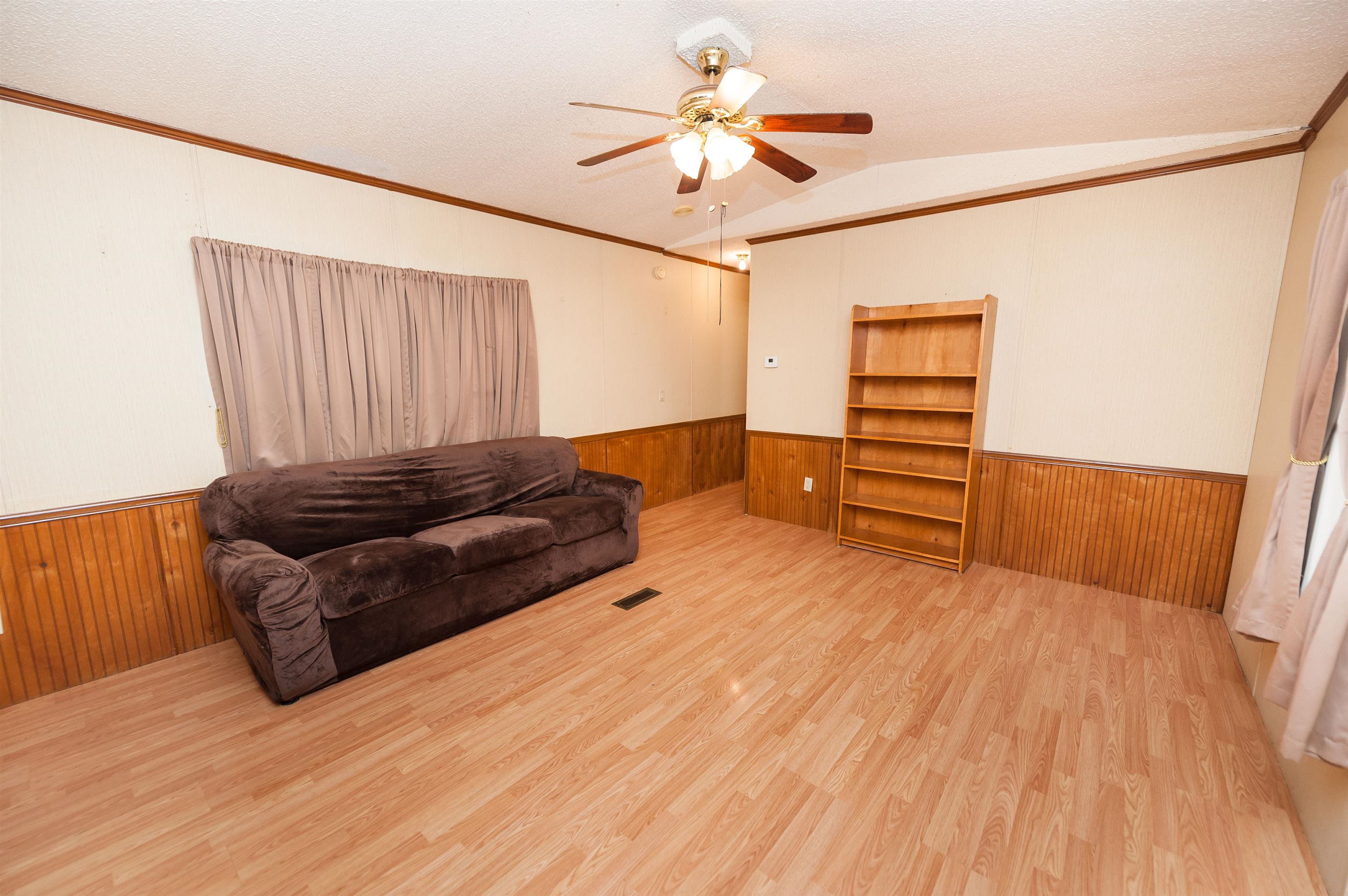 490 Buncombe Road Enoree, SC 29335 - Photo 4 of 36