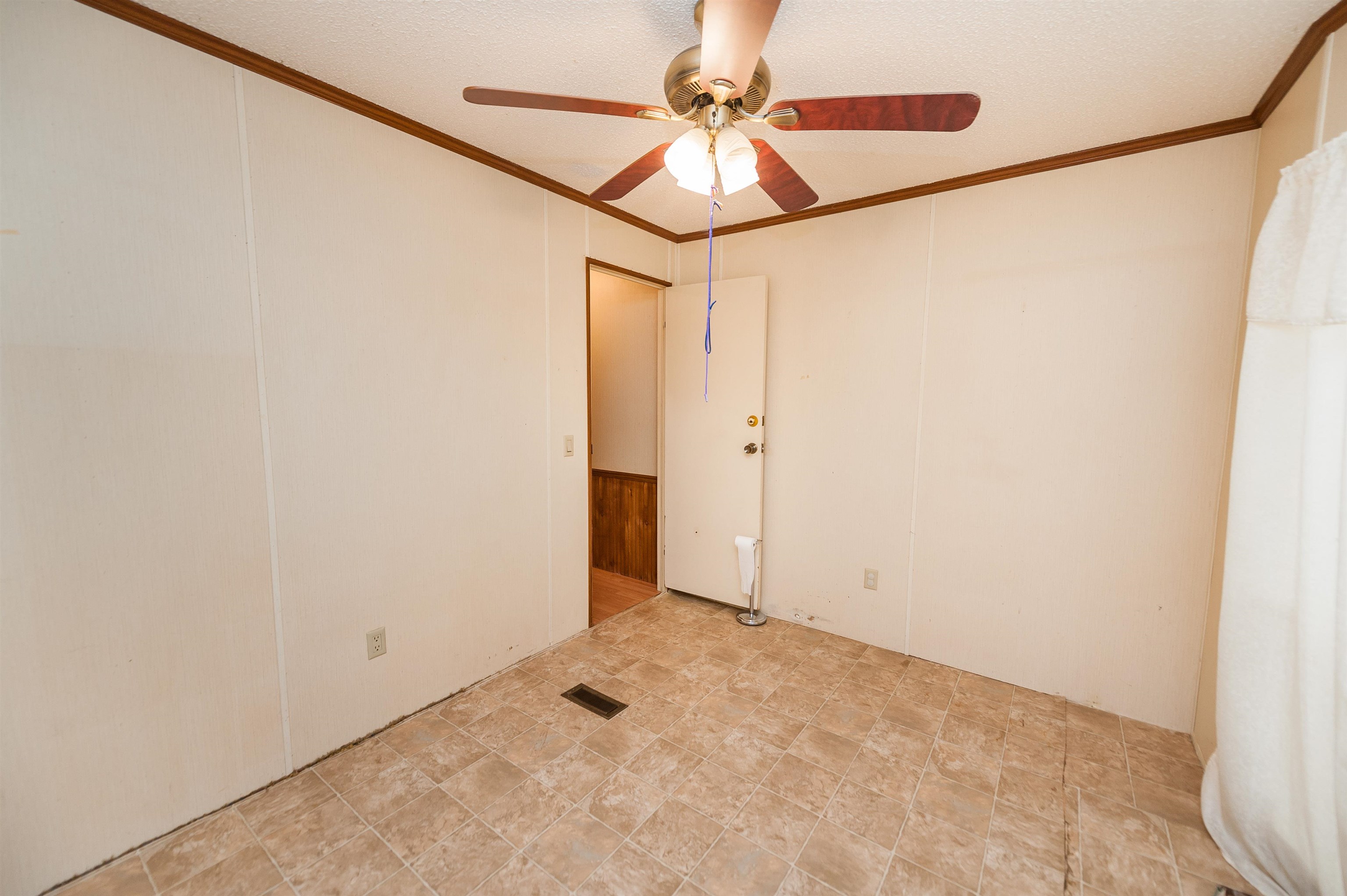 490 Buncombe Road Enoree, SC 29335 - Photo 9 of 36