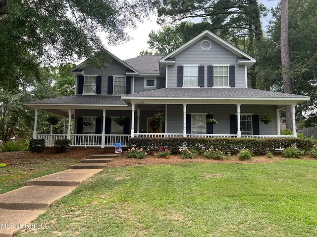 $382,500 | 420 Fox Bay Drive, Brandon, MS 39047