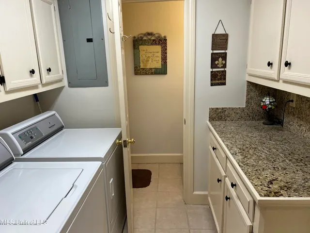 $382,500 | 420 Fox Bay Drive, Brandon, MS 39047