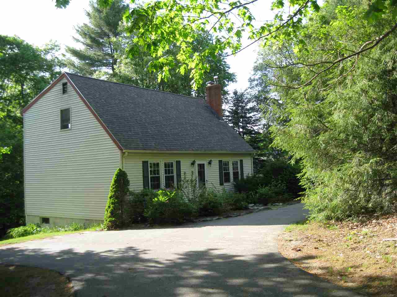 54 Estes Road Rochester, NH 03839 - Photo 1 of 21