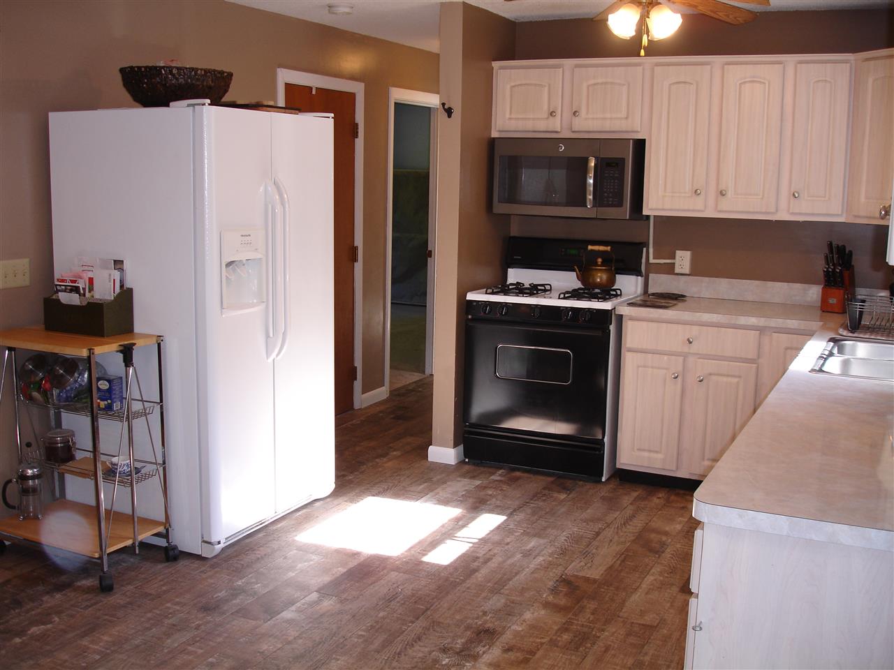 54 Estes Road Rochester, NH 03839 - Photo 3 of 21
