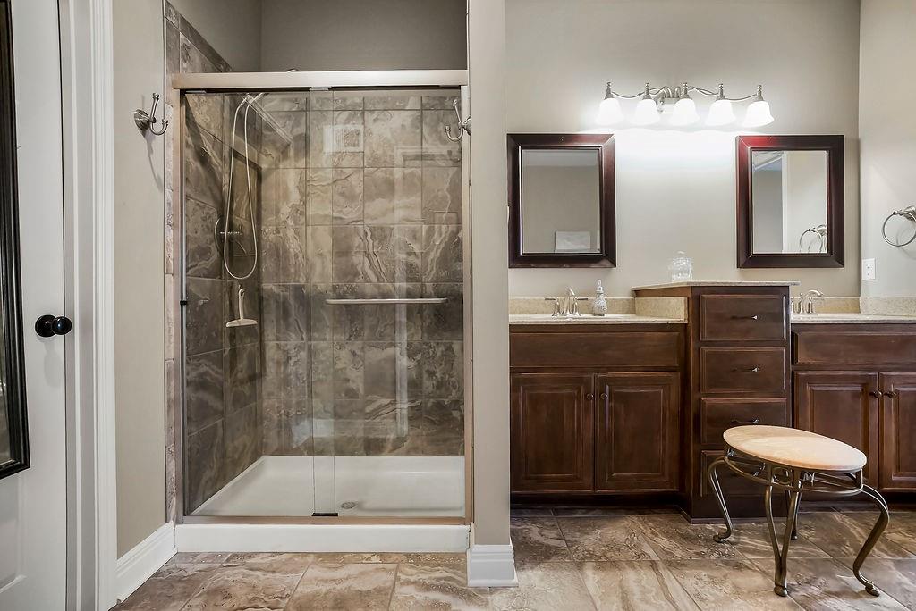 14111 Amanda Lane Basehor, KS 66007 - Photo 17 of 31