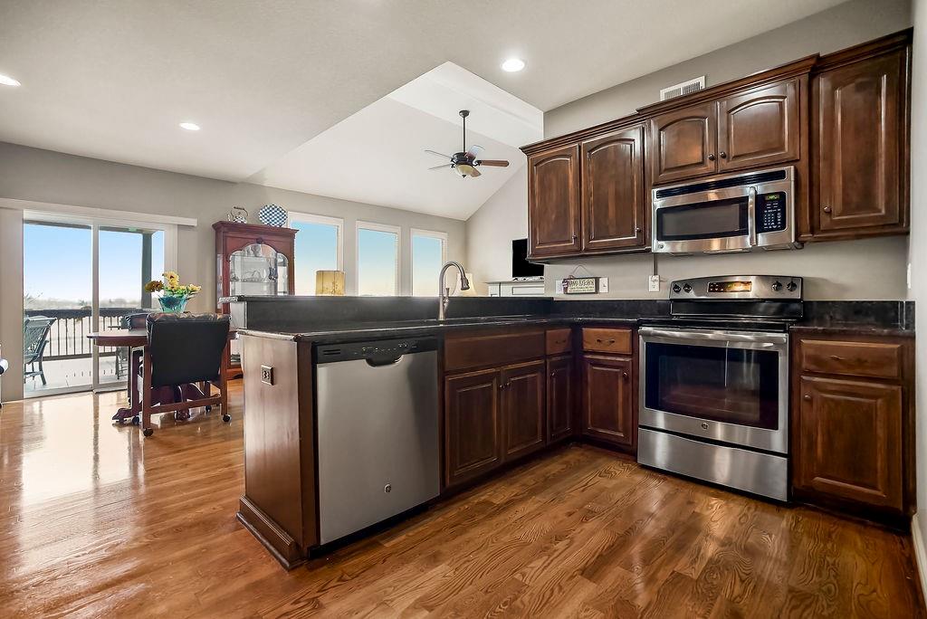 14111 Amanda Lane Basehor, KS 66007 - Photo 10 of 31