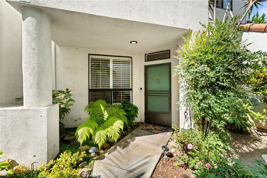 1340 Glenwood Road, Unit 28 Glendale, CA 91201 - Photo 8 of 36