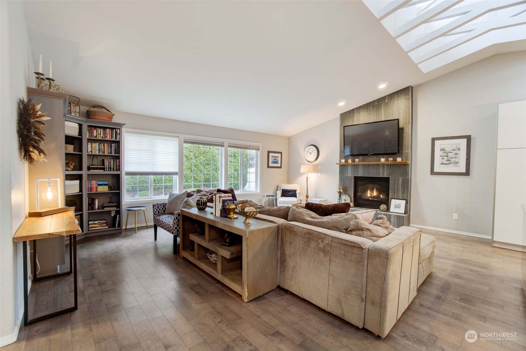 6909 174th Street Southwest Edmonds, WA 98026 - Photo 3 of 32 Gallery Image 3