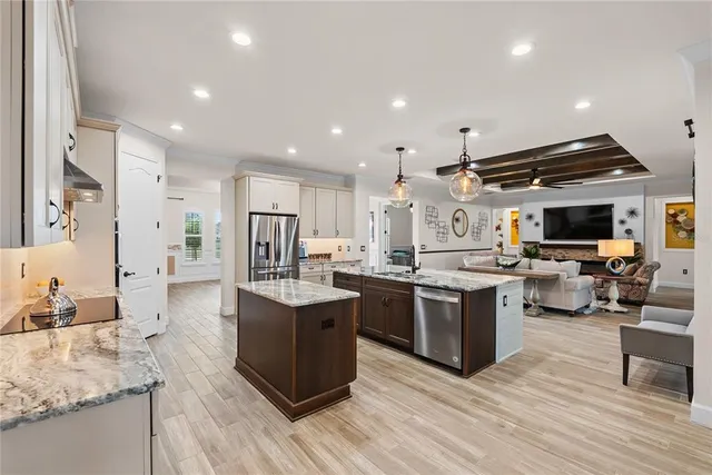 $975,000 | 5219 Lake Venice Drive, Wimauma, FL 33598